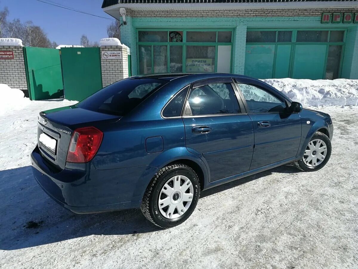 Цвета лачетти. Цвет 35u шевроле лачетти хэтчбек. Шевроле лачетти хэтчбек. Шевроле лачетти седан зеленая. Цвета лачетти.