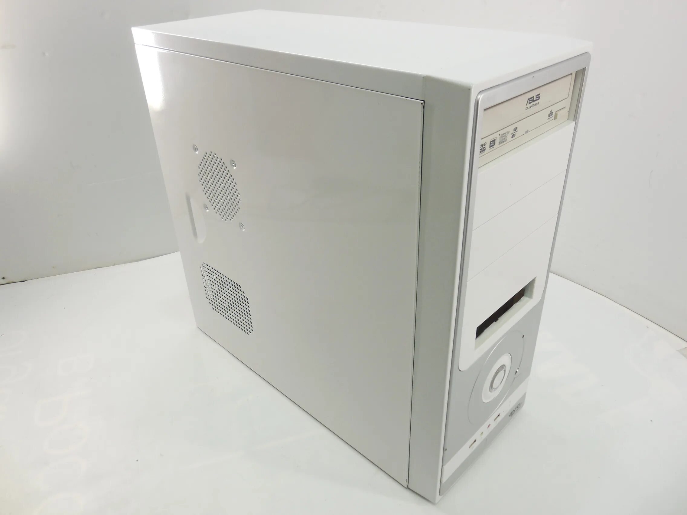 Старый белый корпус. Vento a8 asus chassis системный блок. корпус asus vento a8. корпус vento a8 asus chassis. компьютер vento a8 chassis.