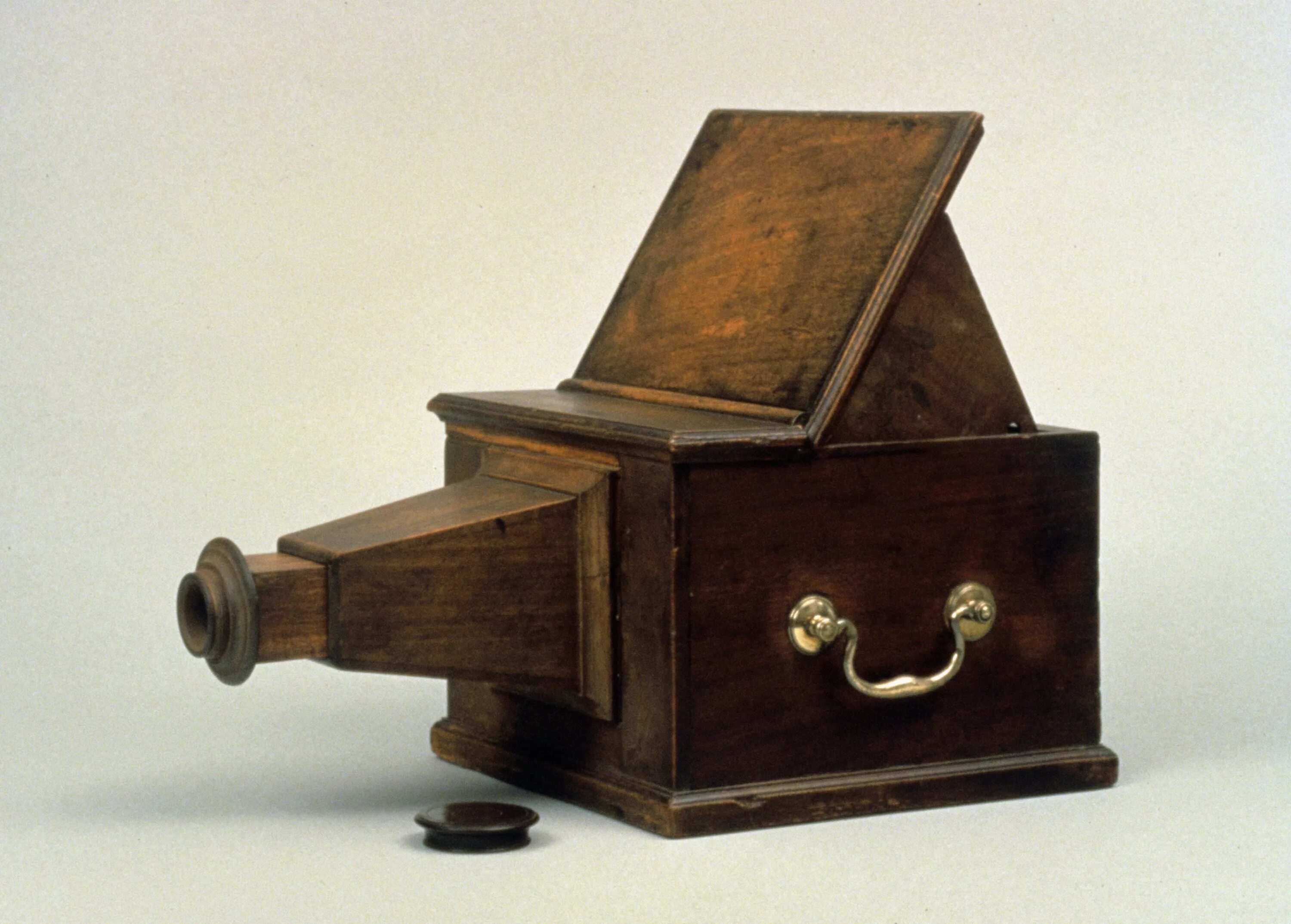 Camera obscura. Camera obscura леонардо да винчи. камера обскура 19 век. камера обскура 17 век. иоганн цан камера обскура.