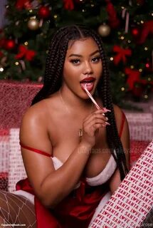 Dejarennae Nude.