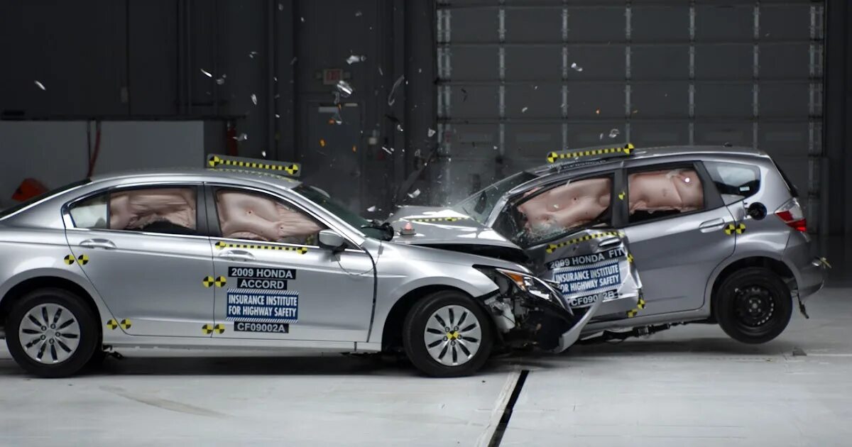 Honda Accord 2009 IIHS crash Test White. Краш тест машин. Краш тесты автомобилей. Машина после краш теста.