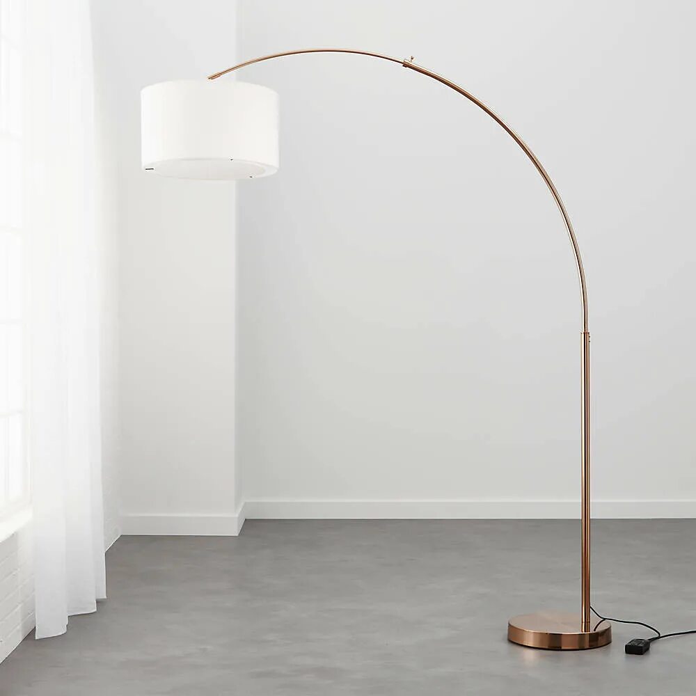 Лампа напольная на колесиках. Торшер cb2 Exclusive. Floor Lamp a050. Торшер Riverside Floor Lamp Brass. Торшер Floor Lamp Banshee.