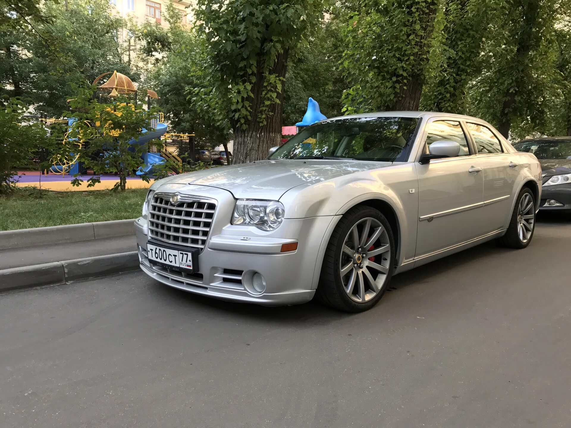 Крайслер 300с srt8. Chrysler 300 srt-8. Chrysler 300c srt8 2008. Chrysler 300c 300.