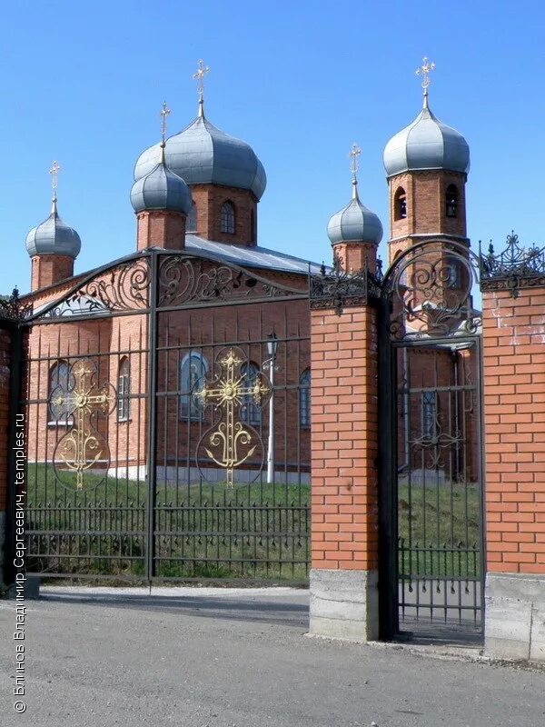 Село Смоленское Алтайский край. Алтайский край Смоленский район село Смоленское. Церковь в с. Смоленское Алтайский край. Церковь в Белокурихе Алтайский край.