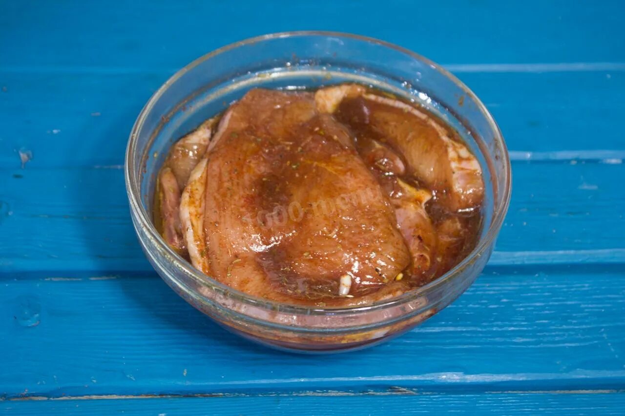 Мясо индейки шашлык. Шашлык из индейки маринад. Грудка в маринаде. Маринад для индейки в духовке. Филе в маринаде.