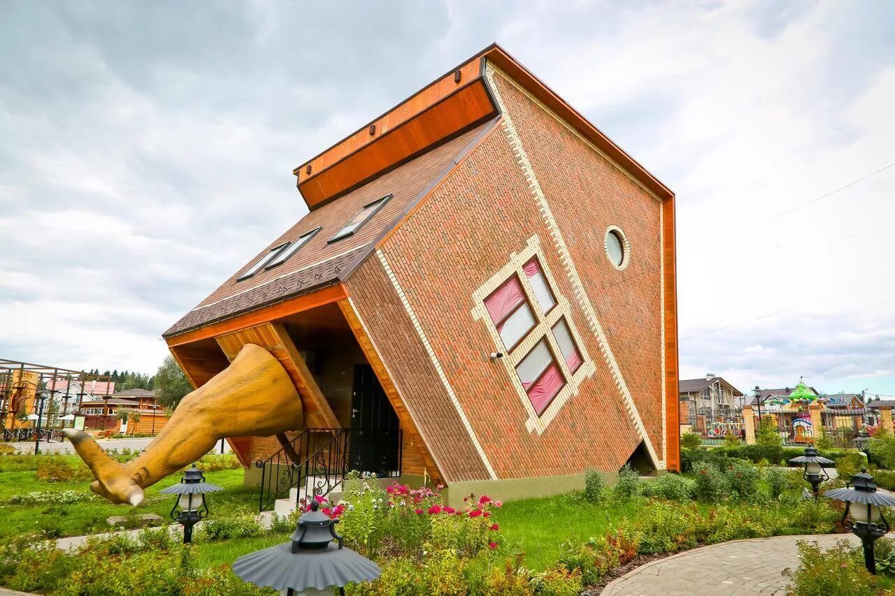 веселая улица 33 в москве царицыно. ул веселая 4. дом рицци в германии. пермь улица весёлая дом 1. веселый дом.