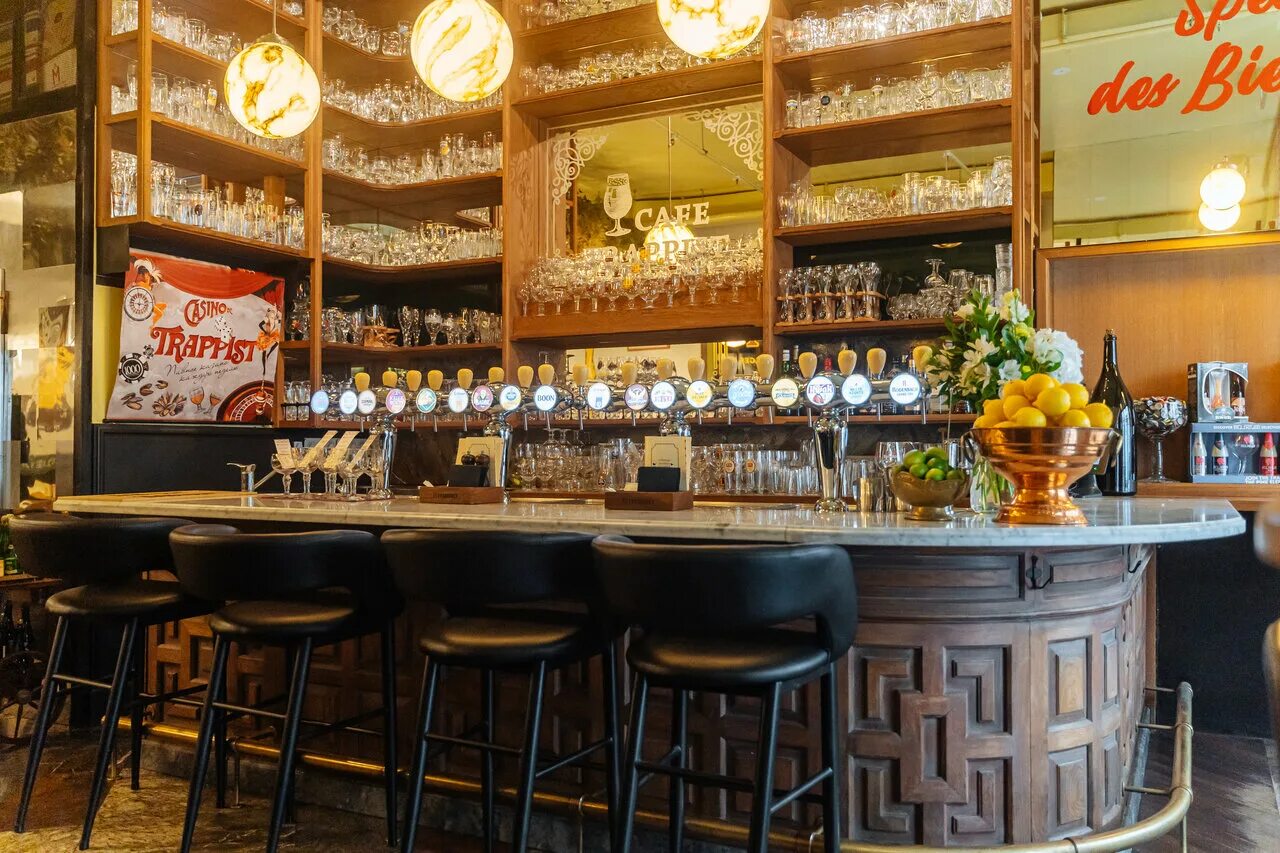Траппист большой черкасский. Траппист бар. Москва большой черкасский переулок 15-17с1 траппист. Брассерия траппист. Радищева 36 санкт-петербург ресторан траппист.