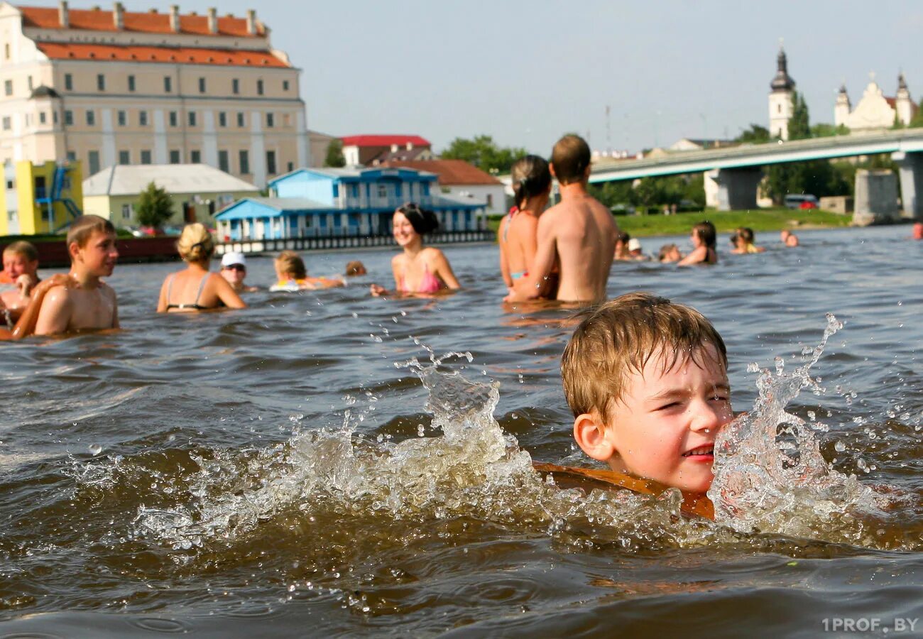 Где купаться в июле. Белоруссия где купаться. Где купаться в Минске. Где купаться в Витебске. Где в Бресте можно купаться.