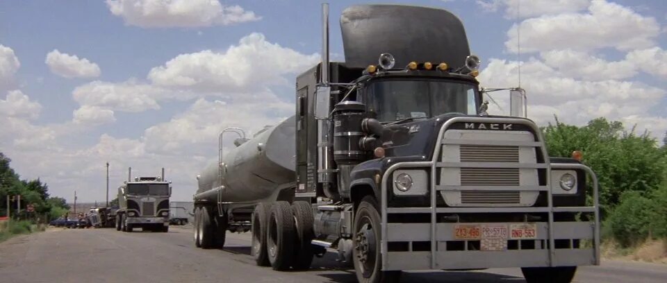 Конвой грузовиков. Конвой 1978 mack. mack rs700 конвой.