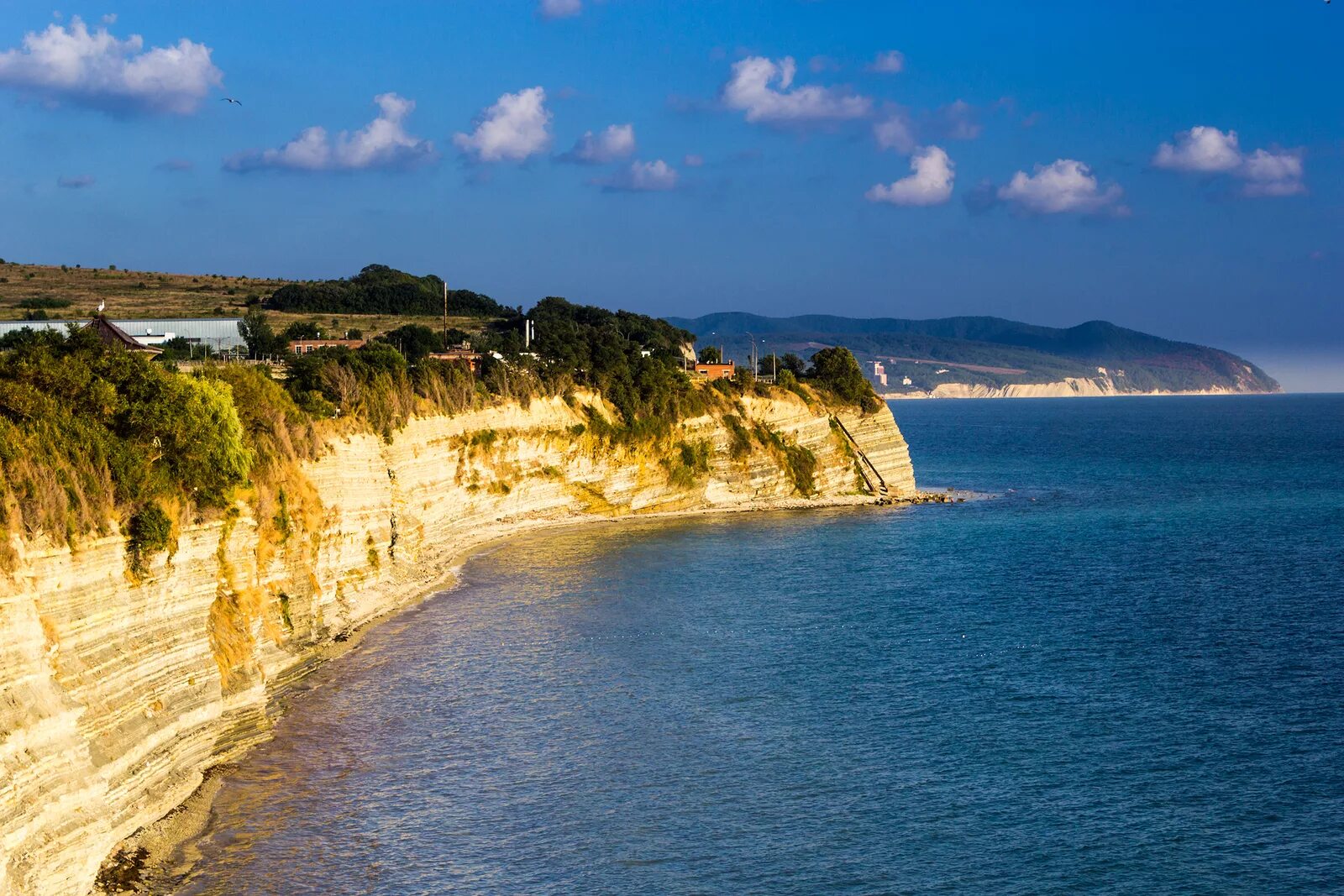 Круча фото. Под кручею картинка. Что такое круча. Что такое круча. Что такое круча.