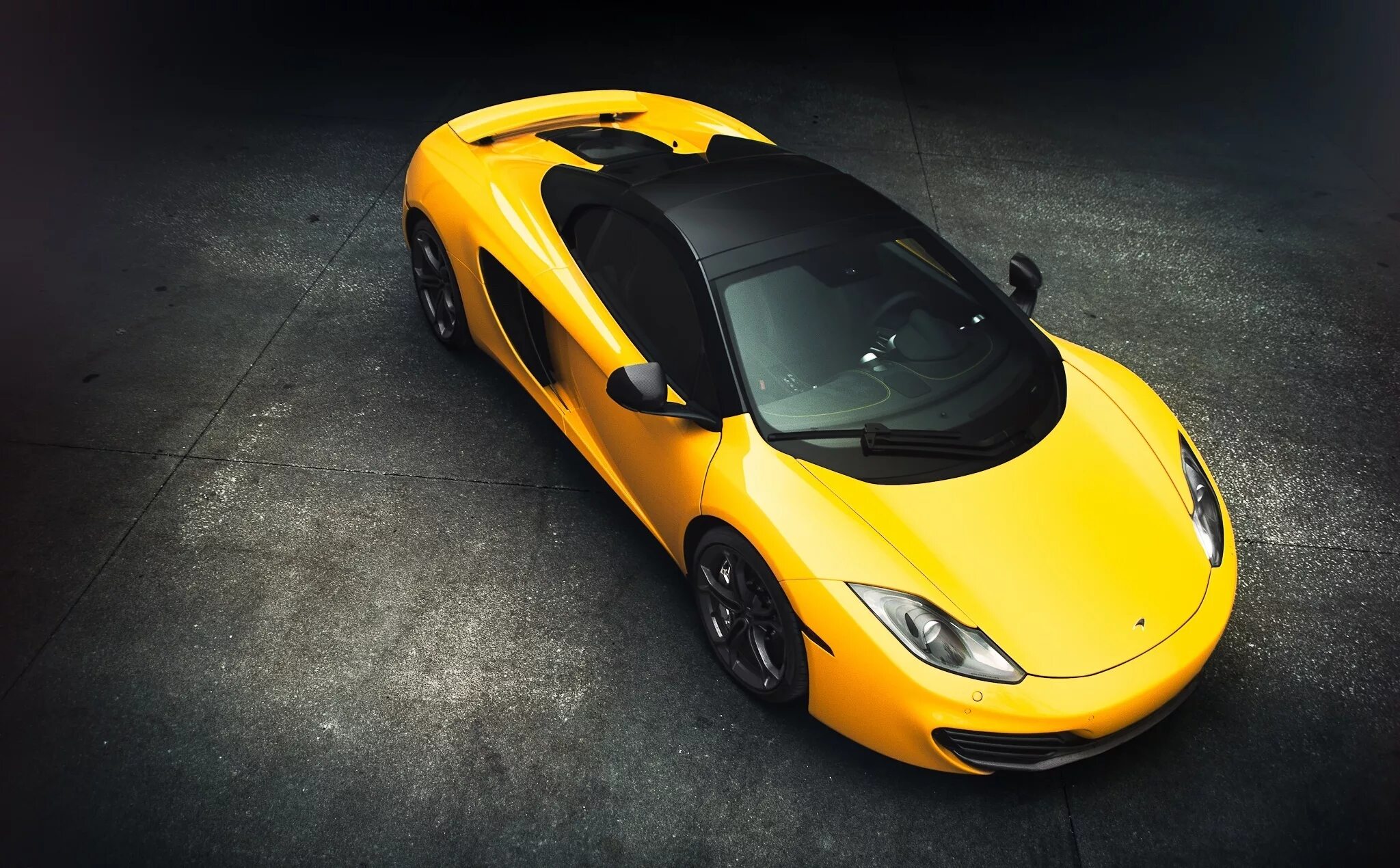 MCLAREN 12c Yellow. Maclaren 650s Yellow. MCLAREN gt Yellow. MCLAREN mp4-12c вид сверху.