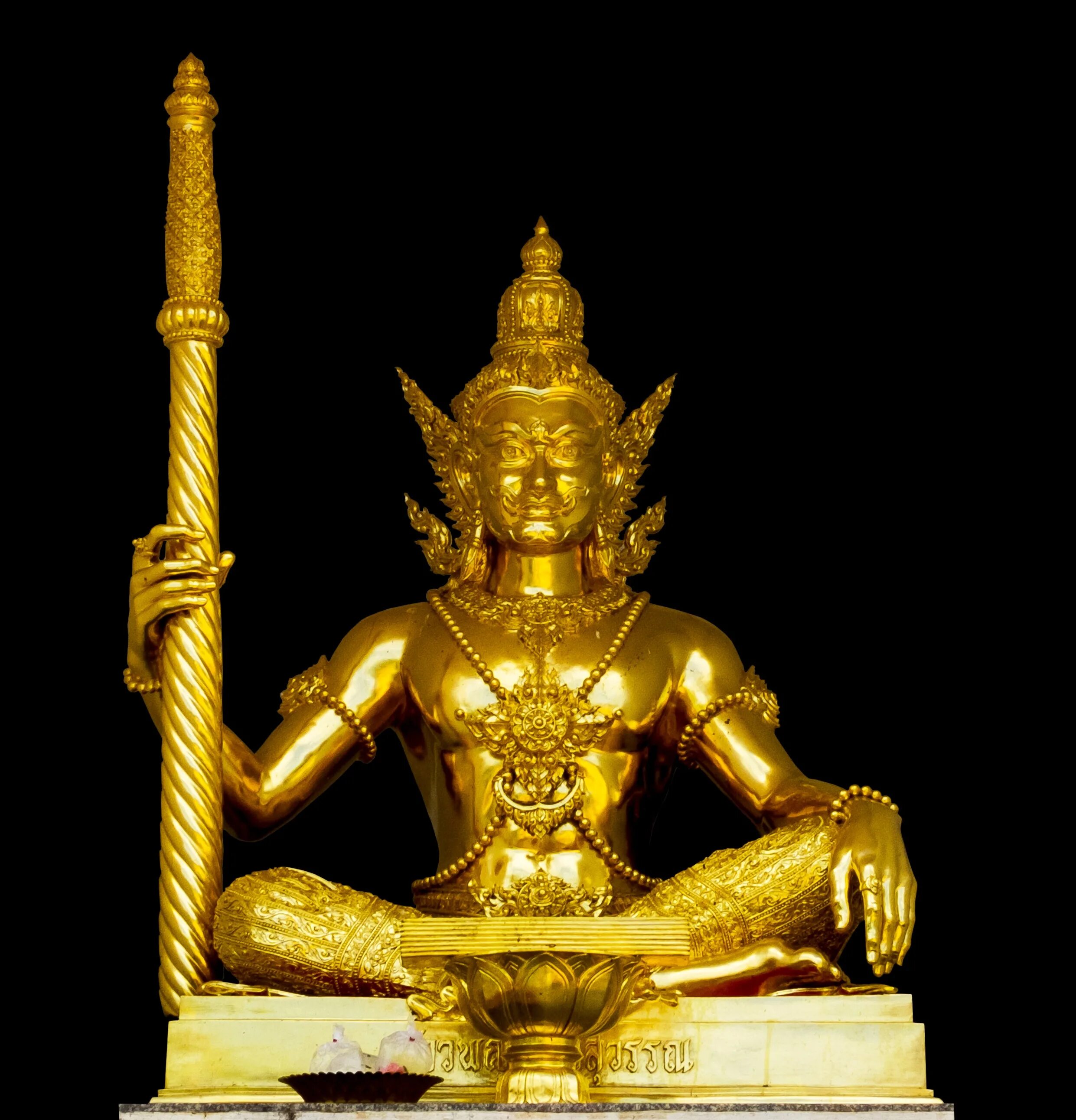 Бог буда. Золотая статуя. Статуи восточных богов. Статуи богов из золота. Будда Тайланд.