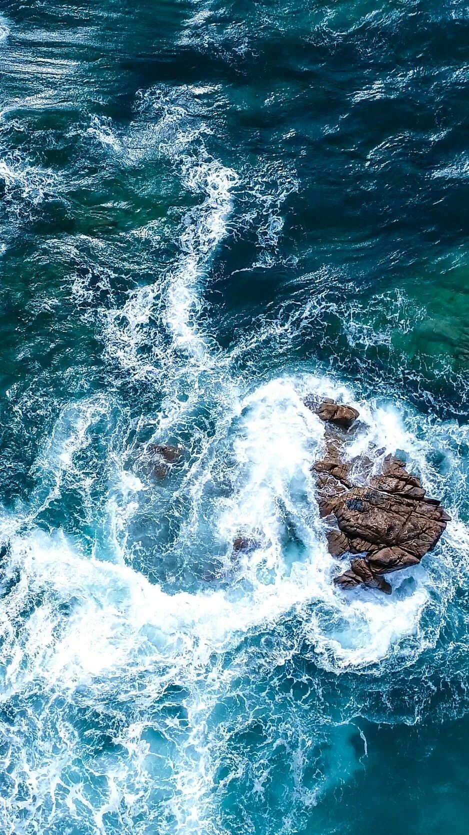 Морская вода в телефоне. Океан волны. Бирюзовая вода море. Море бирюзового цвета. Голубое прозрачное море.