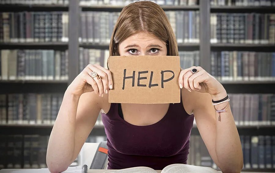 Ученик с книгой. "дети и стресс". Школьник с родителями. Девушка готовится к экзаменам. "дети и стресс".