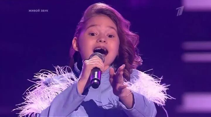 Dance революция жюри. танцы детей под песни пелагеи. юлиана караулова концерт на сцене. танцевальная революция на первом. танцующий голос.