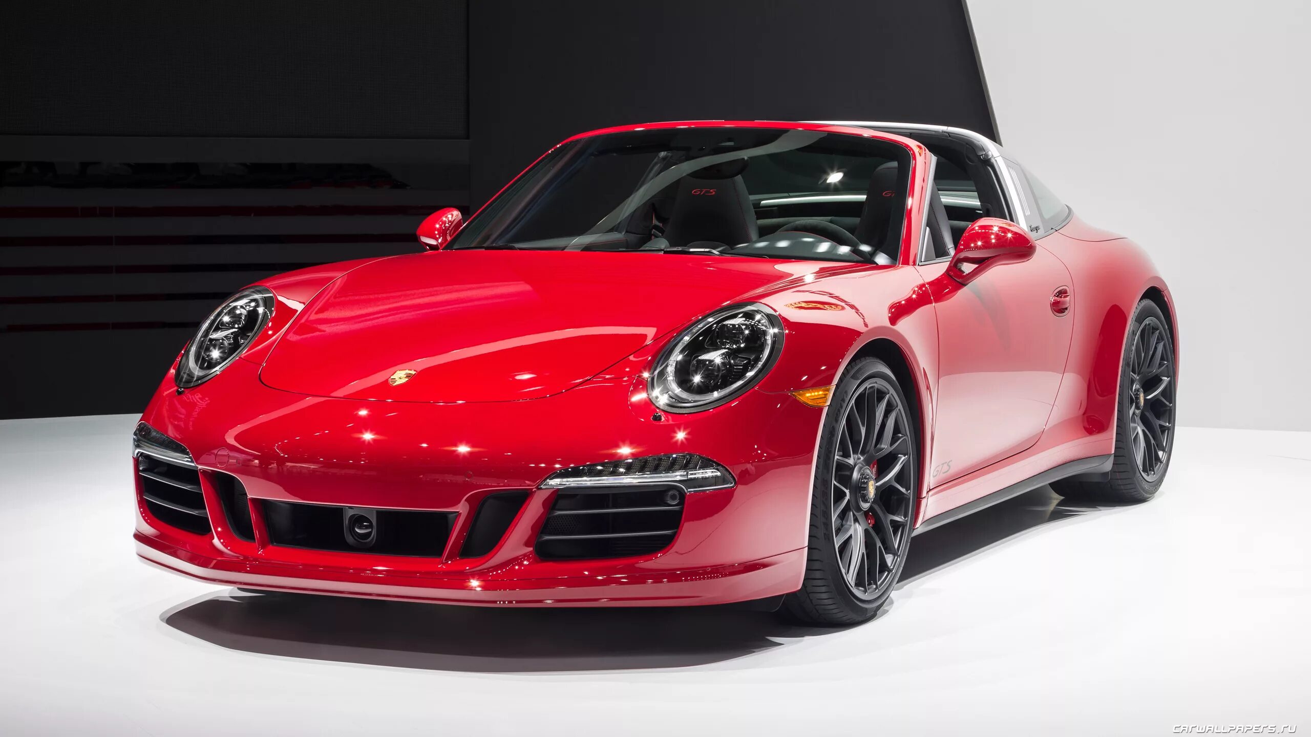 Почему 911 называется 911. Porsche 911 новый. Порше 911 3 поколение. Суворотная тысячного года спорткар. Почему 911 называется 911.