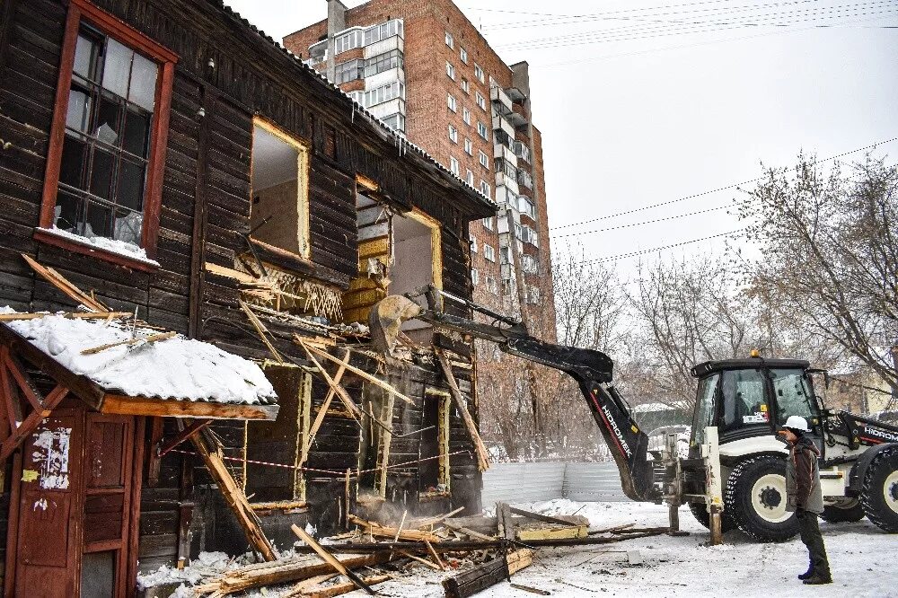 Расселение аварийного жилья новосибирск. Расселение аварийного фонда Тверь. Фонд аварийного и ветхого жилья Прокопьевск. Ветхое жилье. Аварийный деревянный дом.