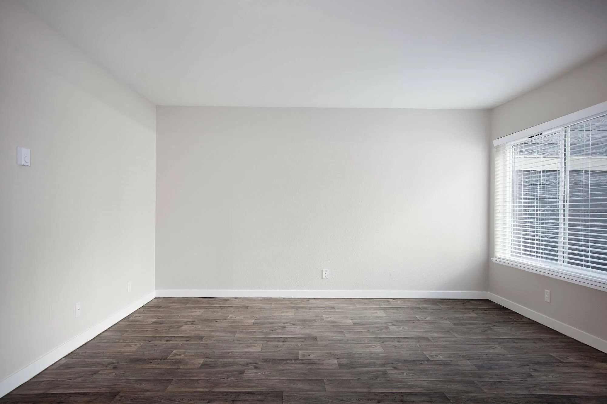 Картинки белого пола. Пустая комната. Комната без мебели. Интерьер без мебели. Угол комнаты.