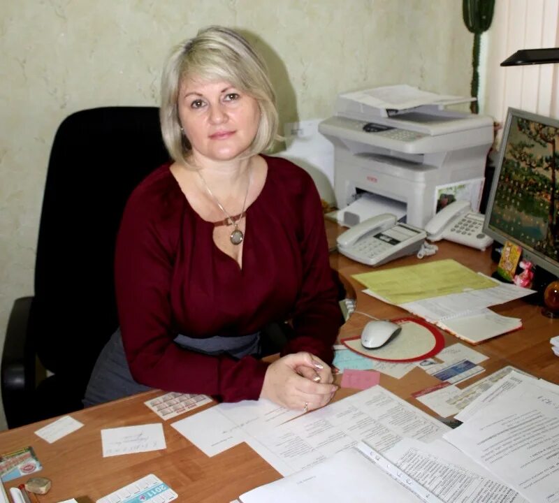 гл бухгалтер. белоусова марина валерьевна. заместитель главный бухгалтер. главный бухгалтер ульяновск. главный бухгалтер фото.