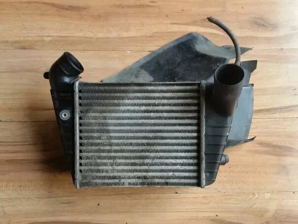 2. W211 e55k intercooler. Интеркулер ауди а6 с5 1. А6 с5 интеркулер. 8т.