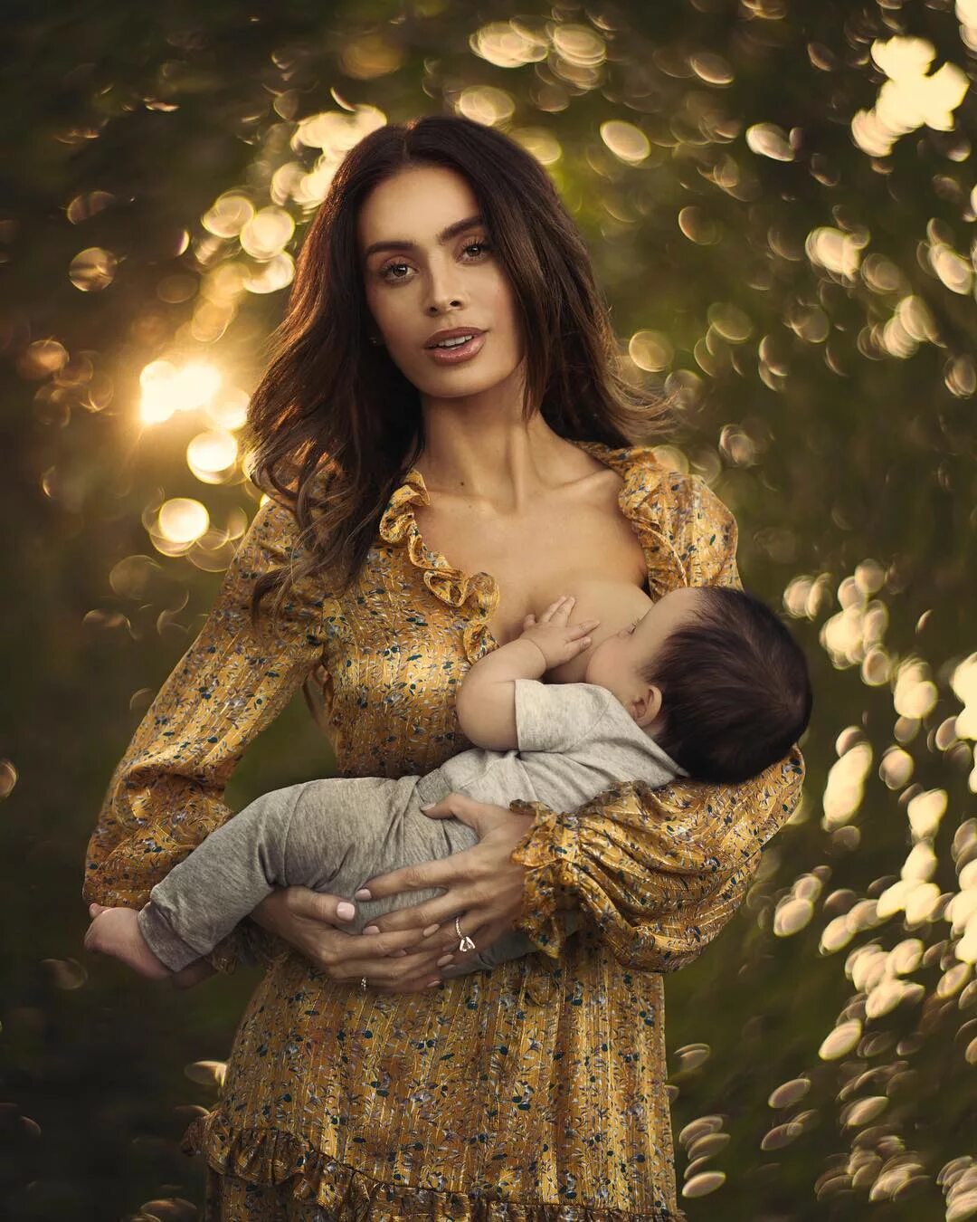 Очень красивую мамашу. Ивенс Эммануэла. Красивая мама с ребенком.
