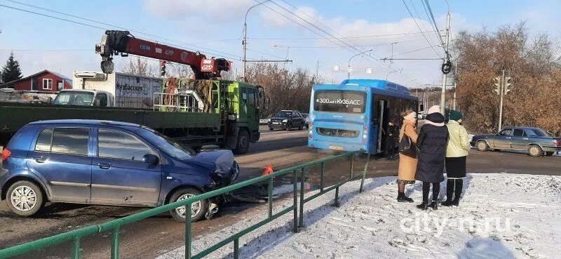 22 ноября 2016 г. Авария на садовой Новокузнецк. ДТП В Кемеровской области. ДТП 3.03.2010 на Минеевском мосту. ДТП на Заводском шоссе в Самаре.