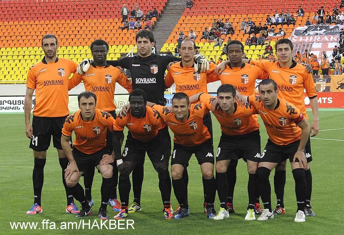 Футбол ширак. Севан (футбольный клуб). Ширак (футбольный клуб). Shirak fc. Аик мовсесян.
