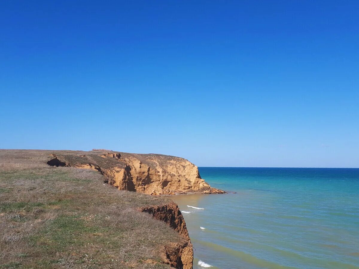 Село угловое бахчисарайский. Угловое Бахчисарайский. Село угловое Бахчисарайский район. Бахчисарай поселок угловое. Море мыс Лукулл.