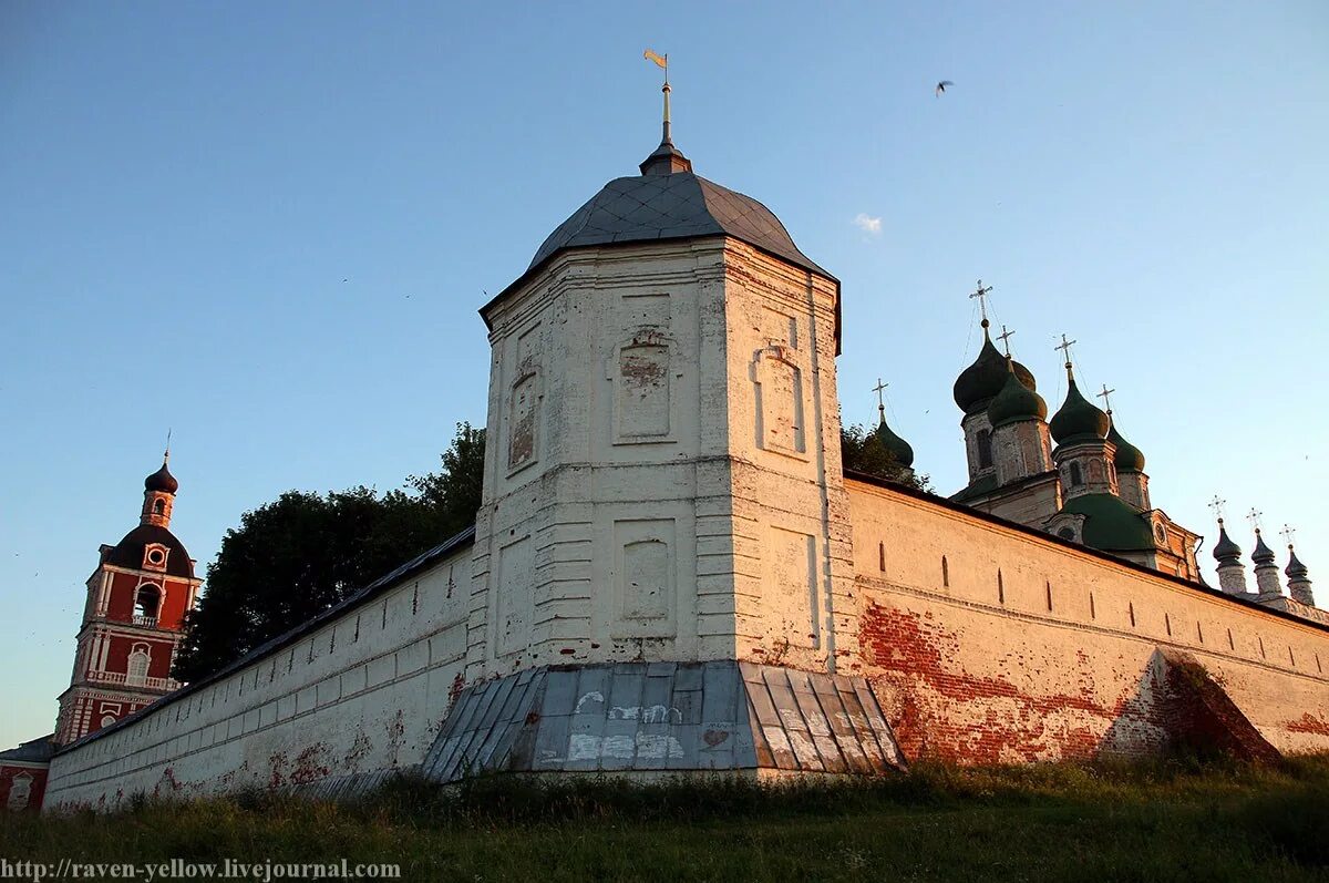 Город Переславль Залесский. Переславль-Залесский Кремль. Переславский Кремль достопримечательности Переславля-Залесского. Новгородский Кремль+Переславль Залесский. Переславль залесский история города