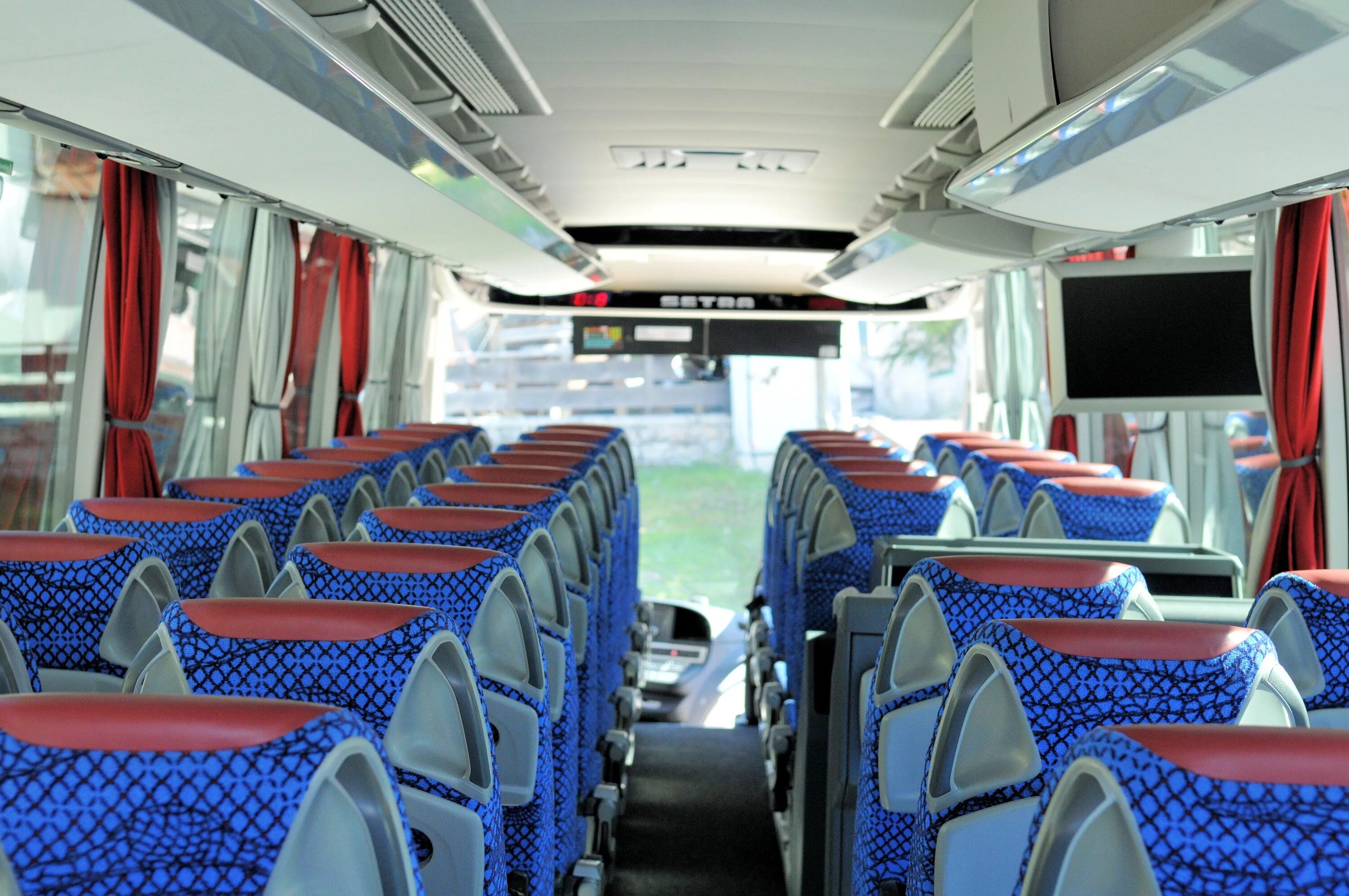 Setra s 515. Туристический автобус сетра салон. Setra s 328 салон.