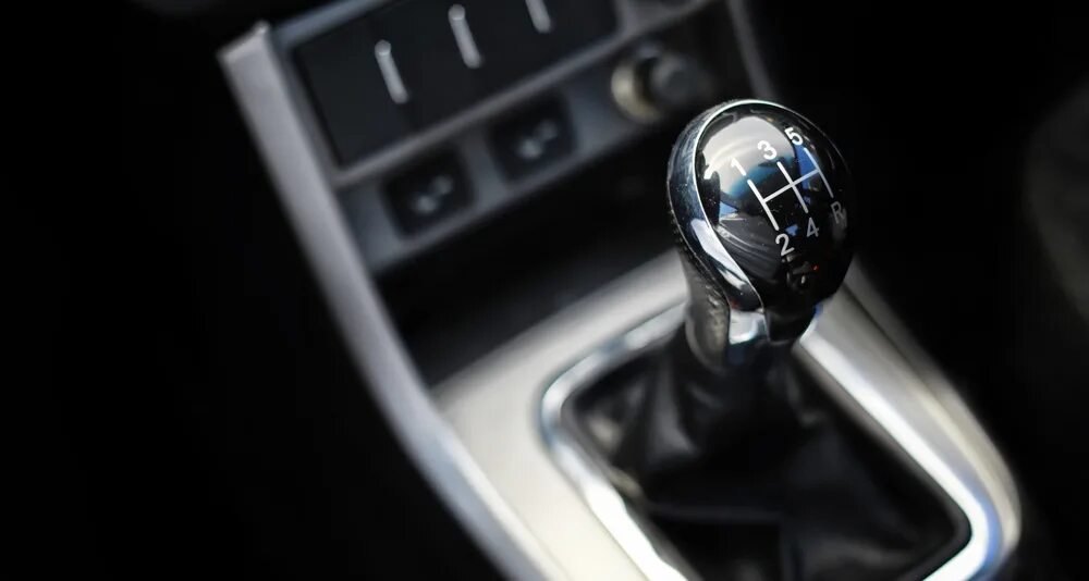 Шестиступенчатая мкпп rs6f52a раскладка. 7 ступенчатая механическая коробка. Шестиступенчатая коробка передач механика. Бмв 3 коробка автомат. Шестиступенчатая коробка передач механика.