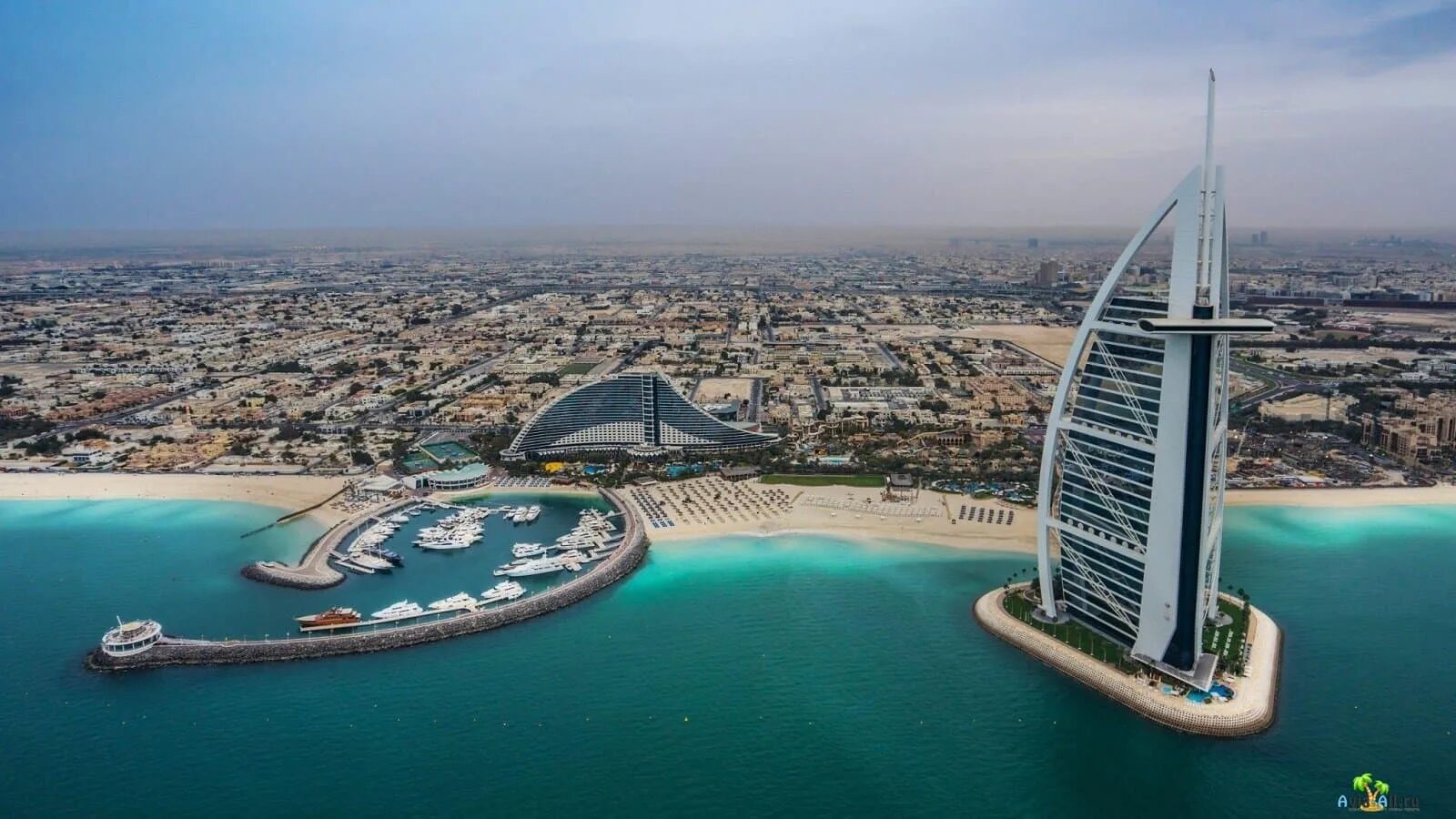 Оффшорная компания в ОАЭ. Дубай панорама. Лучшие здания ОАЭ. Пляж.
