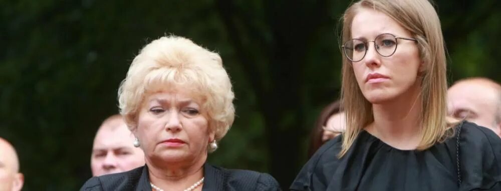 Правда ли что собчак и нарусова. Нарусова последние фото 2025. нарусова о побеге дочери. людмила борисовна плохих. людмила борисовна нарусова отношения с ксенией.