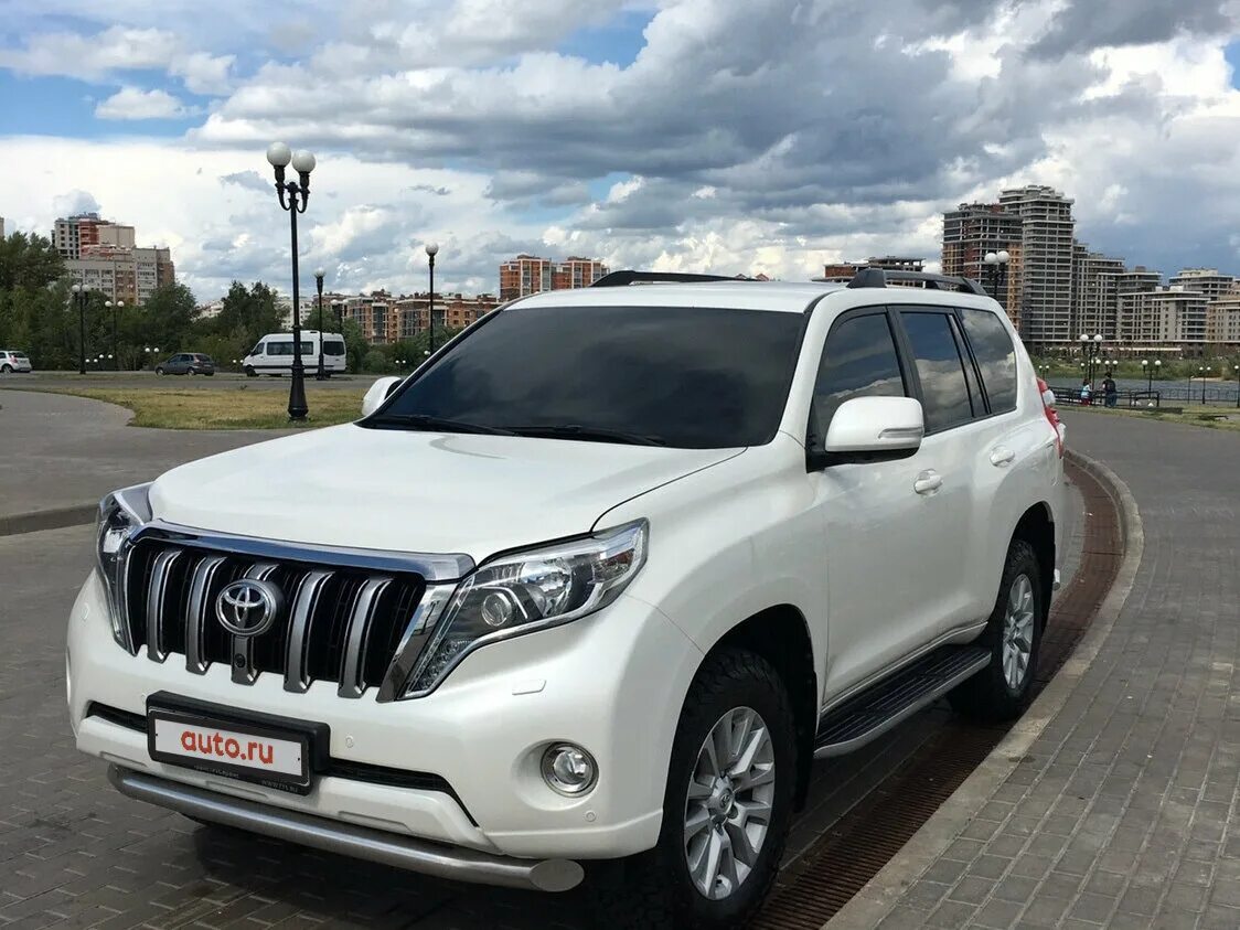 Прадо 2014 г. Toyota Land Cruiser Prado 2014. Toyota Land Cruiser Prado 2014 белый. Toyota Land Cruiser Prado 150 2014. Тойота ленд Крузер 150 белый.