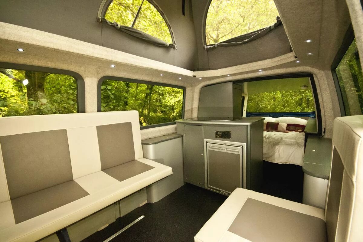 Автодом mitsubishi canter 4wd. Vw t5 doubleback camper. Кастенваген мерседес. Минивэн с высокой крышей. Двухэтажный кемпер автодом.