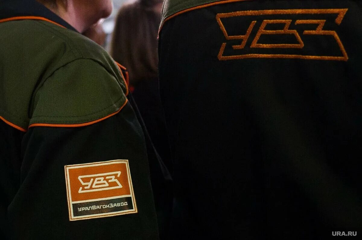 Уралвагонзавод литейный цех. Уралвагонзавод сотрудники. Рабочие увз. Рабочие моменты фото. Цех 390 увз нижний тагил.