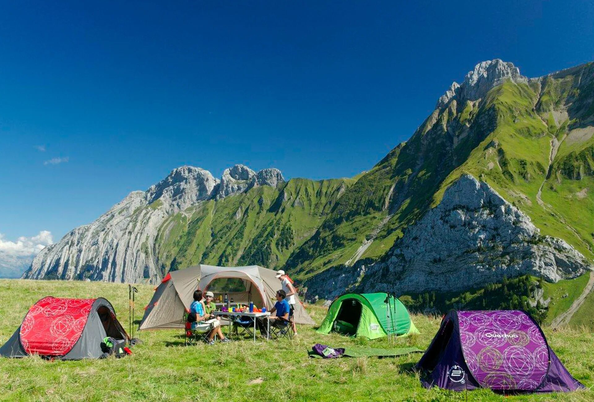 Mountains camping. Автокемпинг горный Алтай. Лагерь бивуак Терскол. Джилы Су палаточный городок. Шелковый путь турбаза горный Алтай.