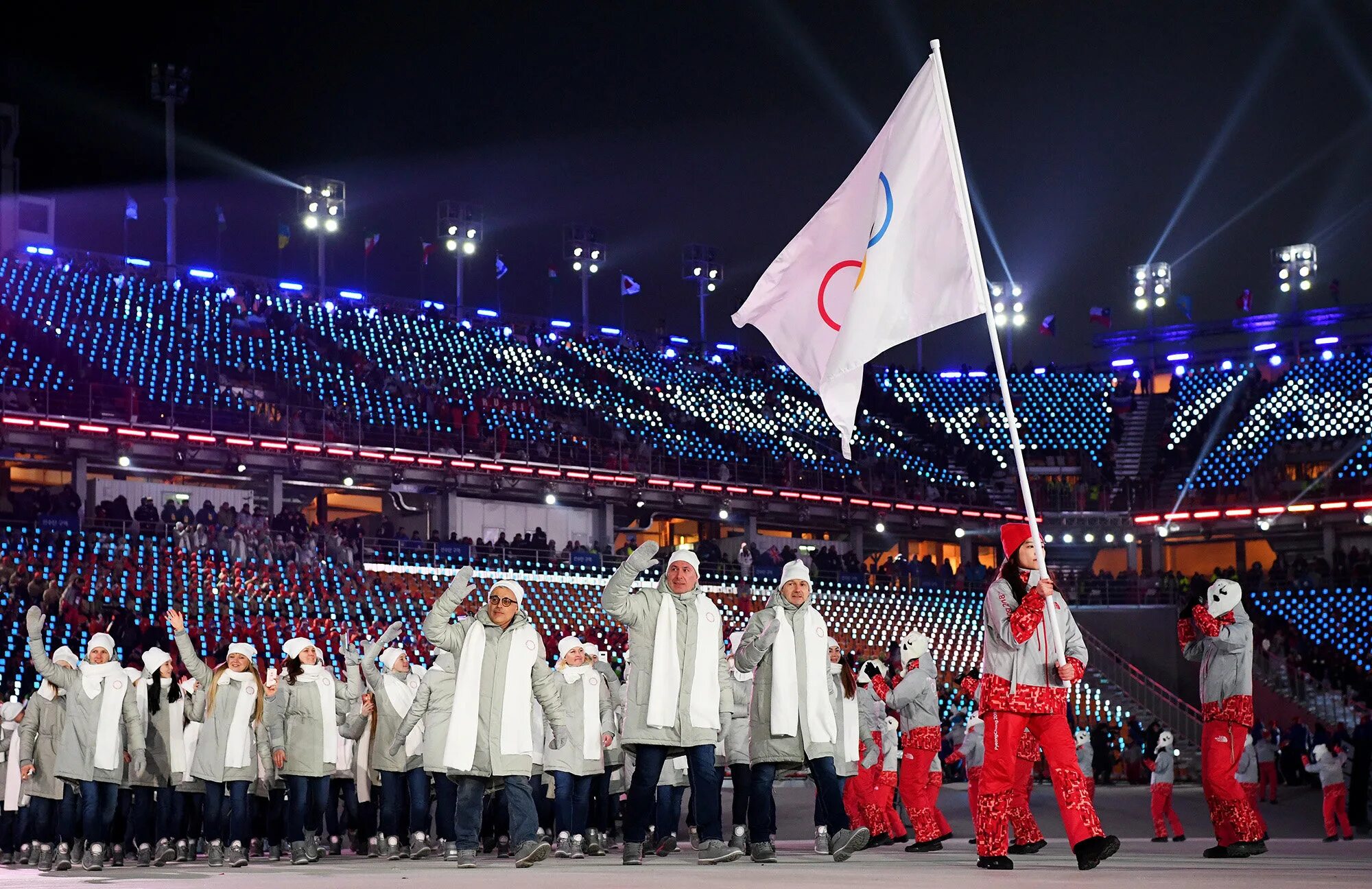 Церемония открытия страны. Пхенчхан 2018 Россия. Олимпийский флаг России 2018.