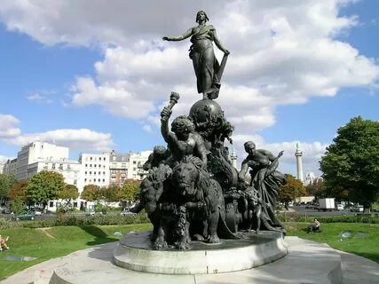Скульптуры парижа