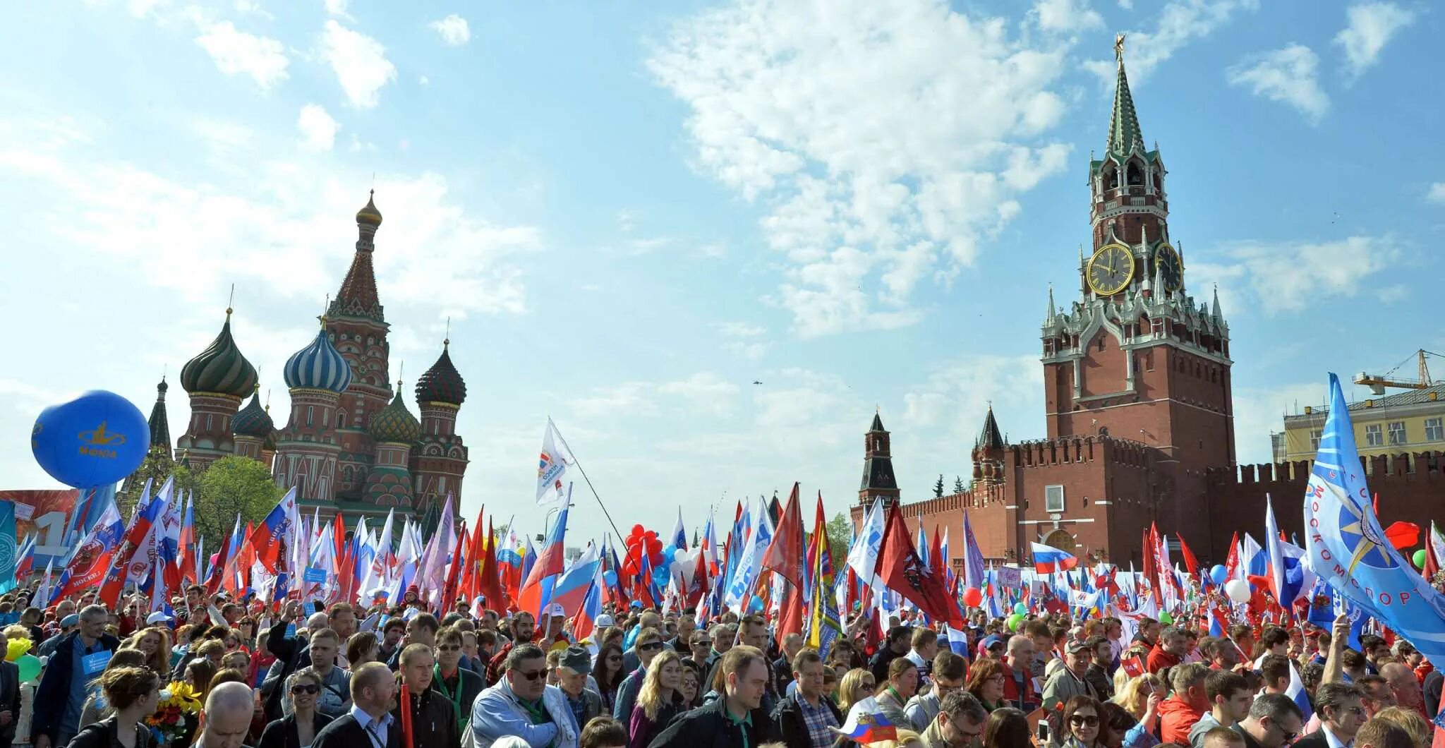 Работа 1 10 мая. Красная площадь Москва на Первомае. Красная площадь праздник. 1 Мая красная площадь. 1 Мая Москва.