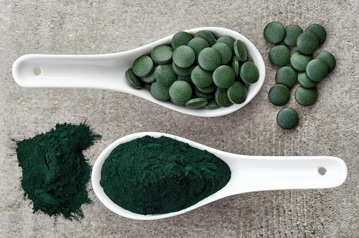 Спирулина состав. Спирулина это морская. Спирулина бжу. Сухая спирулина. Spirulina водоросль.