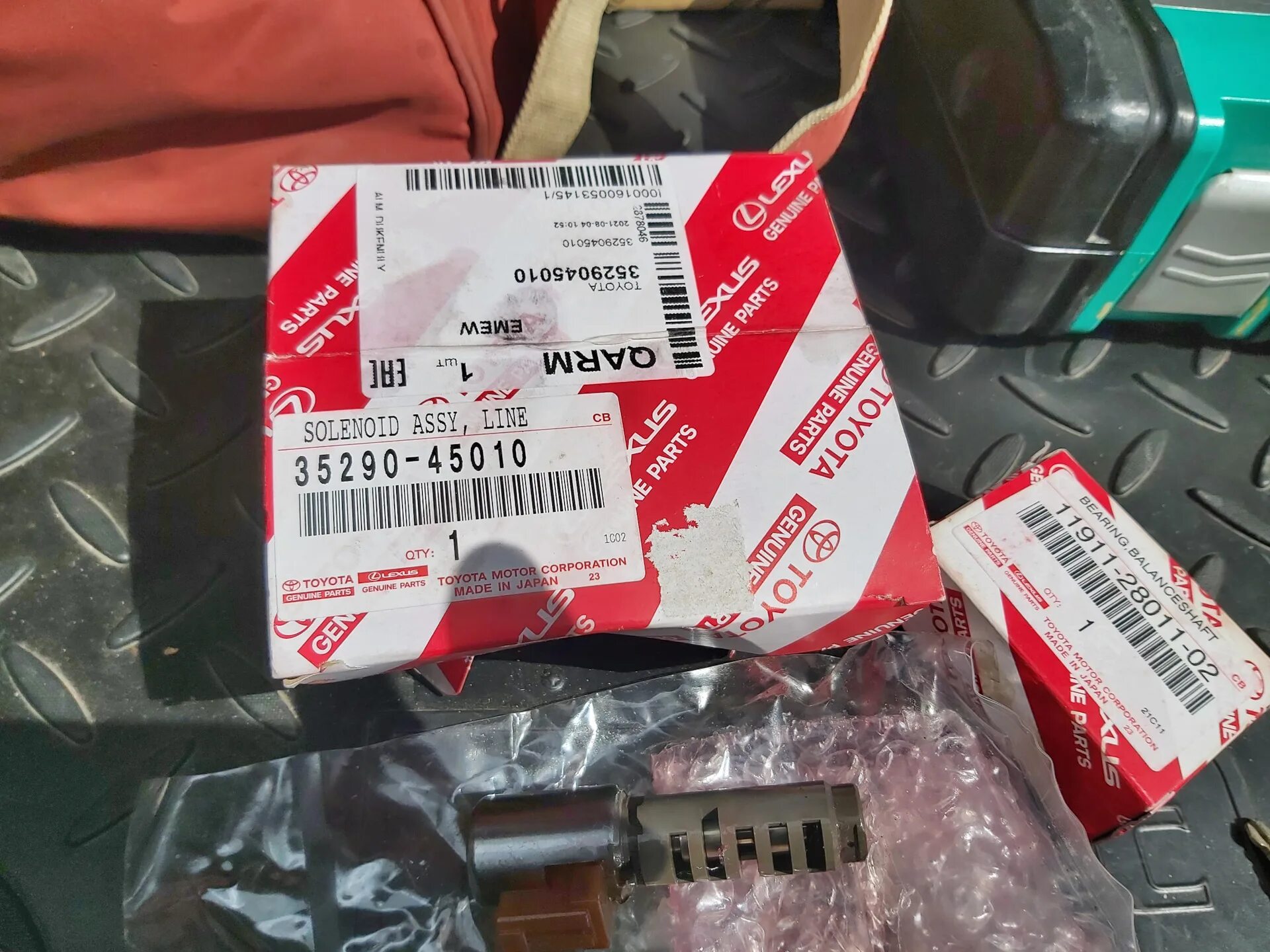 Оригинальные запчасти тойота камри. Ноускат тойота камри 55. 8122060110. Toyota 04466-33230. 8156133420.