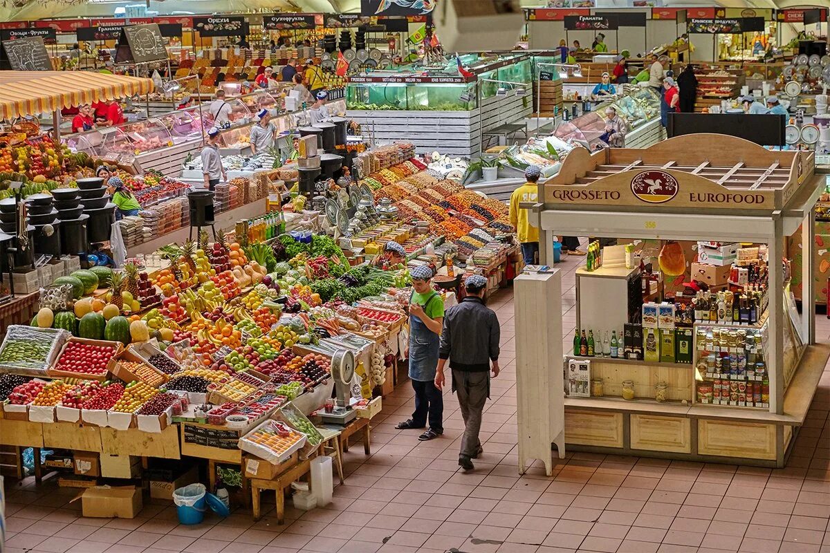 Торговля продуктами. На рынке. Продуктовый рынок. Продовольственный рынок. Рынок Москва.