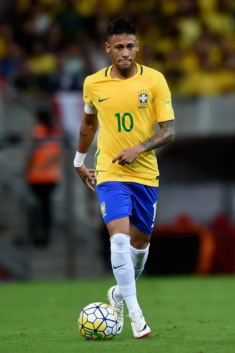 Каким номером играет неймар. Неймар да силва сантос жуниор. neymar футболист. футболист neymar jr. бразильский футболист неймар.