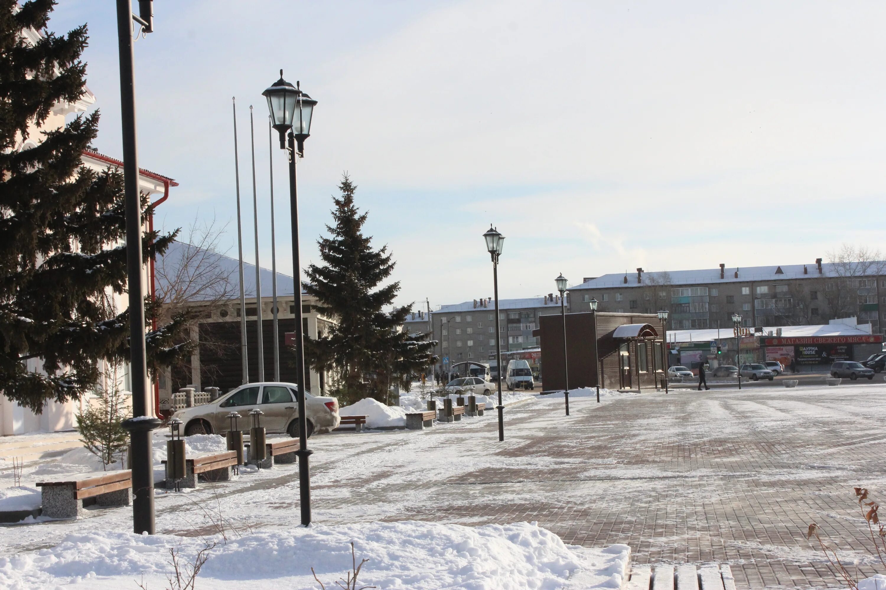 Погода в городе куйбышеве. Площадь Куйбышева НСО. Город Куйбышев Новосибирской области городская площадь(сквер). Центральная площадь города Куйбышева Новосибирской области. Сквер городской сад Куйбышев НСО.