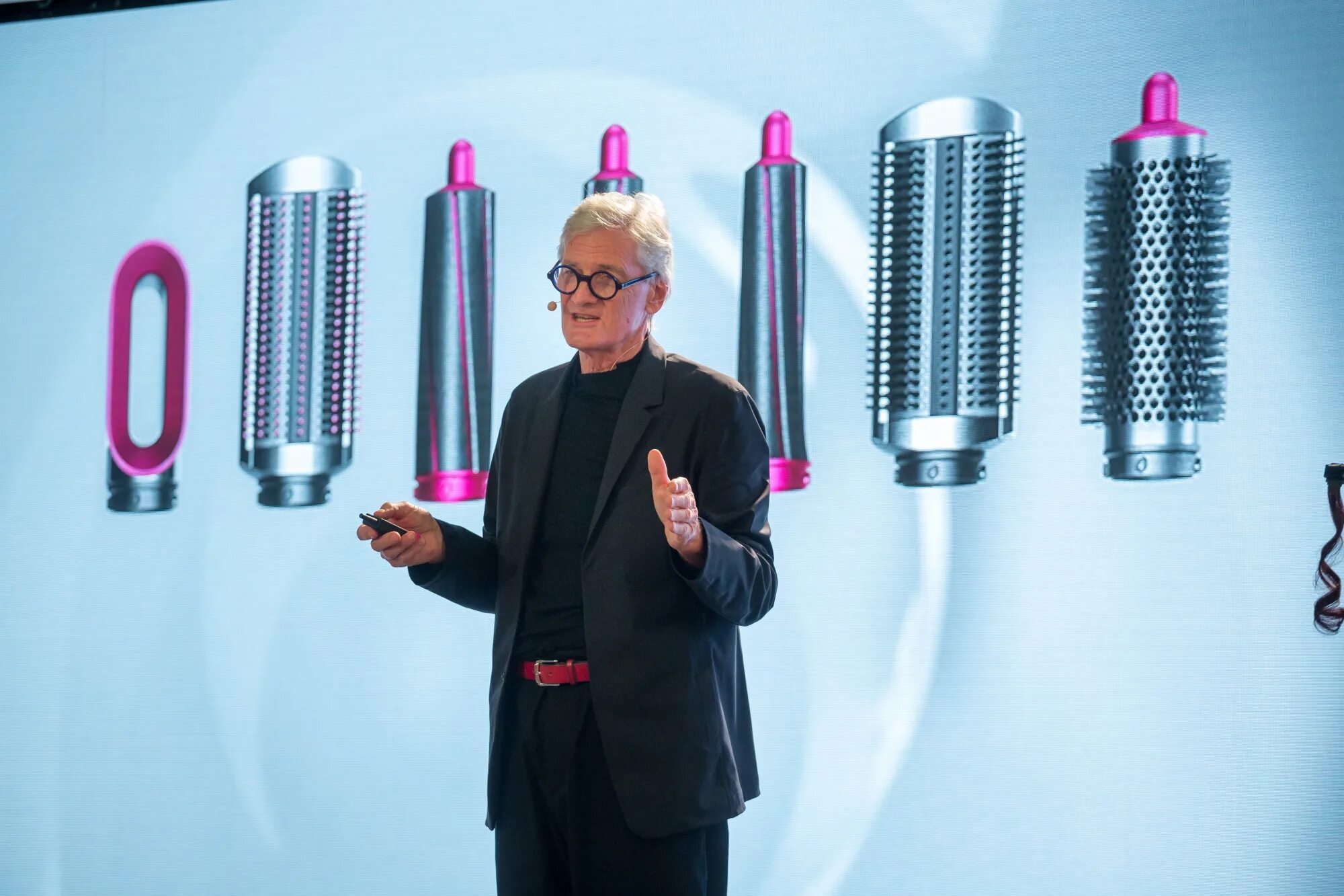 Sir James Dyson. Dyson стайлер. Сер дайсон