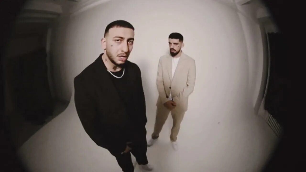 Джаро, ali. Джаро ханза больно. Ханза певец. Ханза певец фото. Джаро музыкант.
