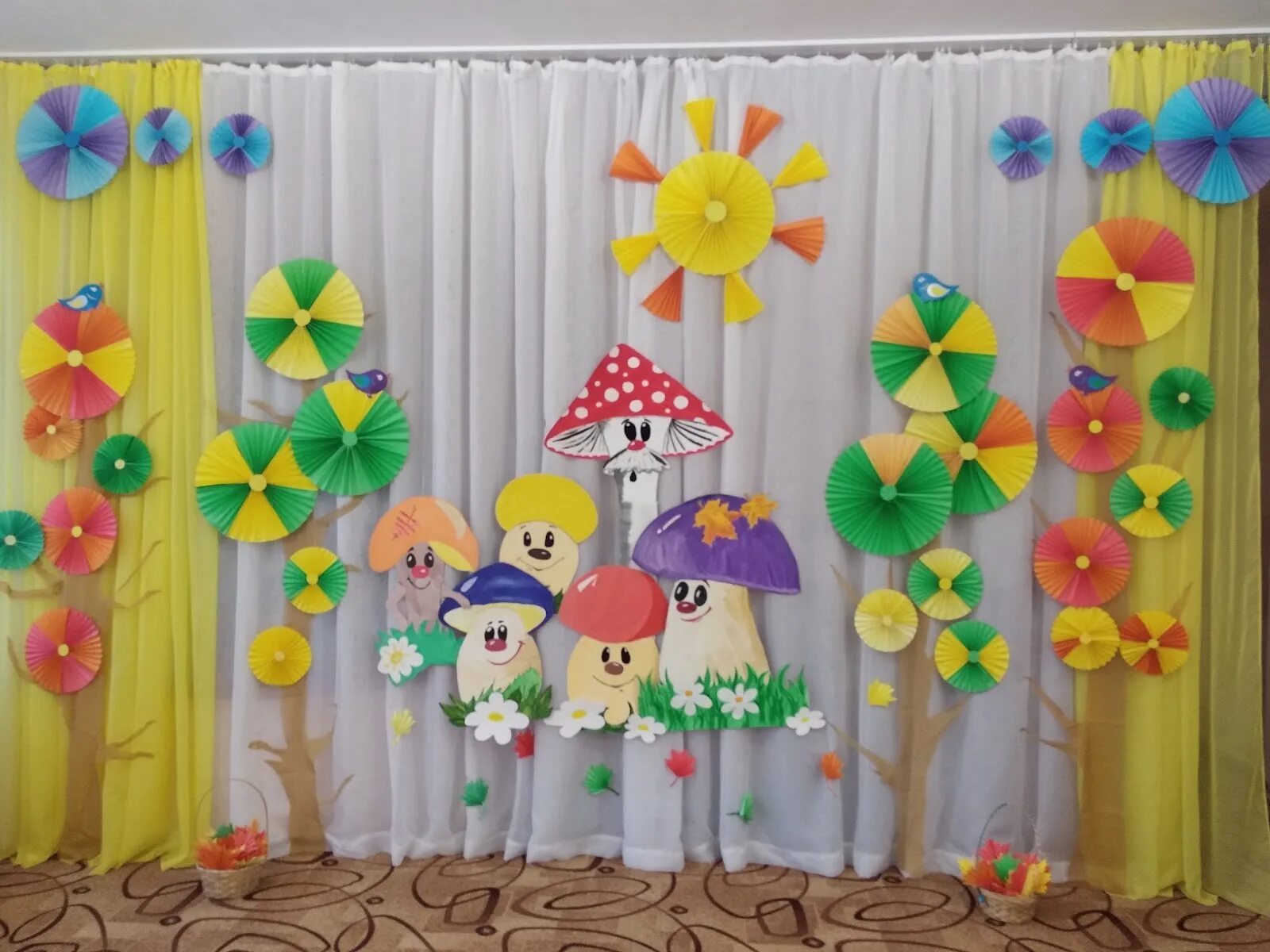 оформление праздников в детском саду. украшение зала на выпускной в детском саду. украшение праздника шарами. украшение зала на выпускной в садике. украшение детского сада на выпускной.