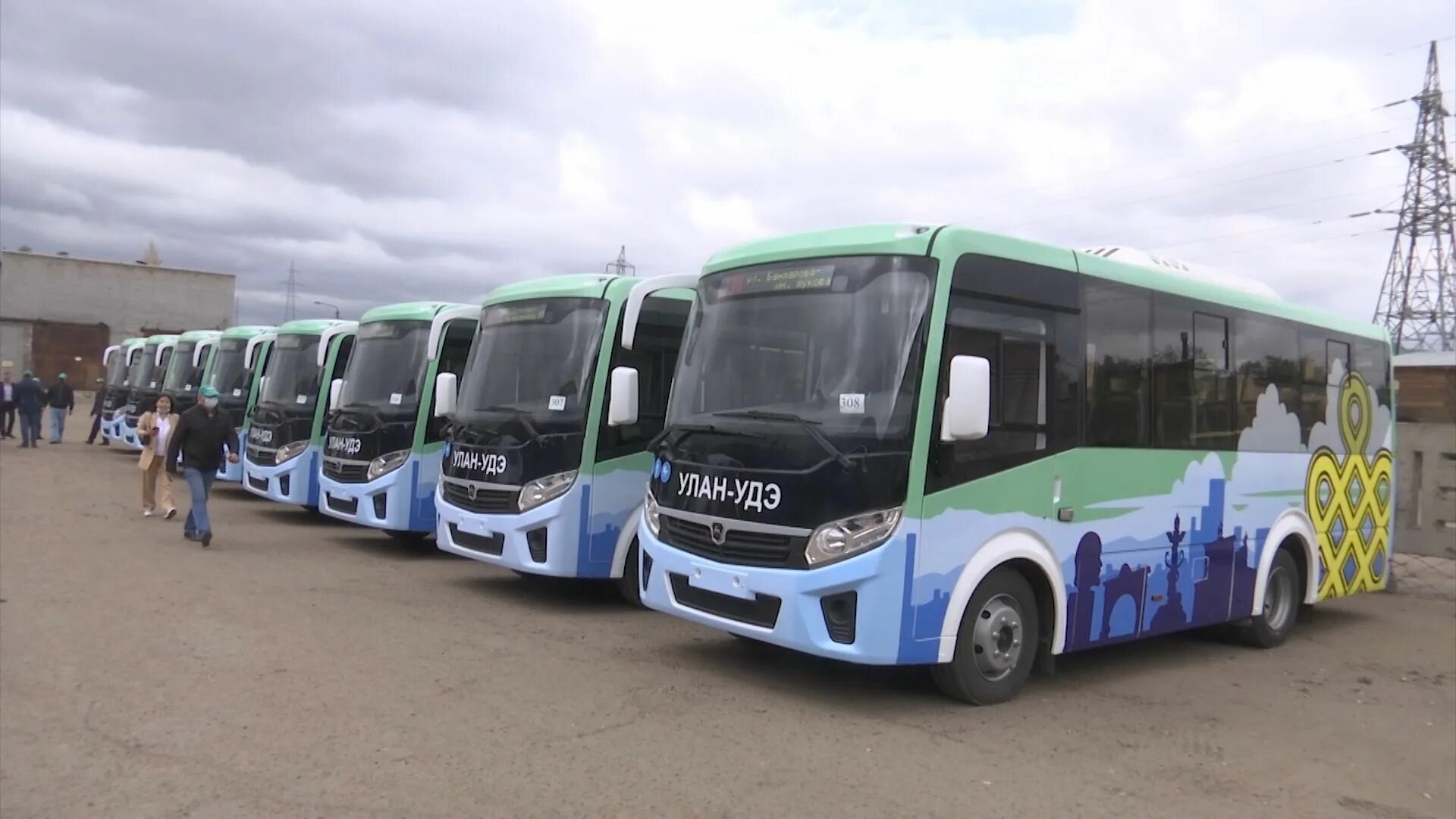 Новые автобусы в улан-удэ. Улан удэнский автобусный парк. Бурятия автобусы. Улан-удэнский автобус. Новые автобусы улан удэ.