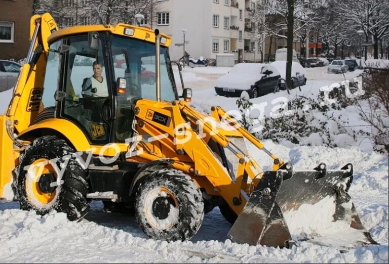 Аренда трактора снег. Трактор JCB 3cx. JCB 3 CX зимой. Мини погрузчик JCB 155 уборка снега. Трактор JCB снегоуборщик.